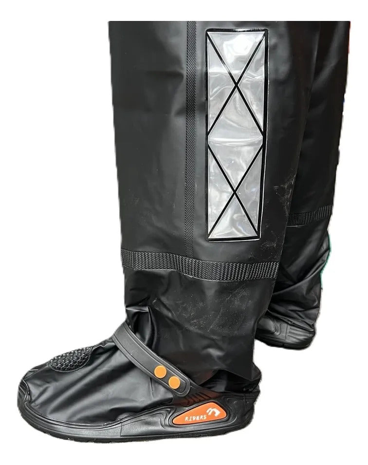Pantalón 100% Impermeable Con Zapatones De Suela Enterizo